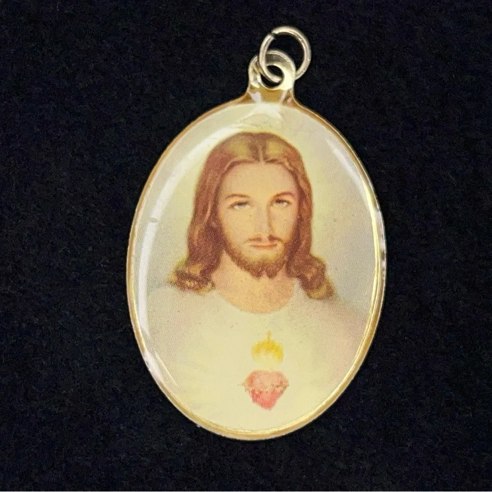 Vintage Catholic Sacred Heart Jesus Christ Oval Muted Color Religious  Pendant